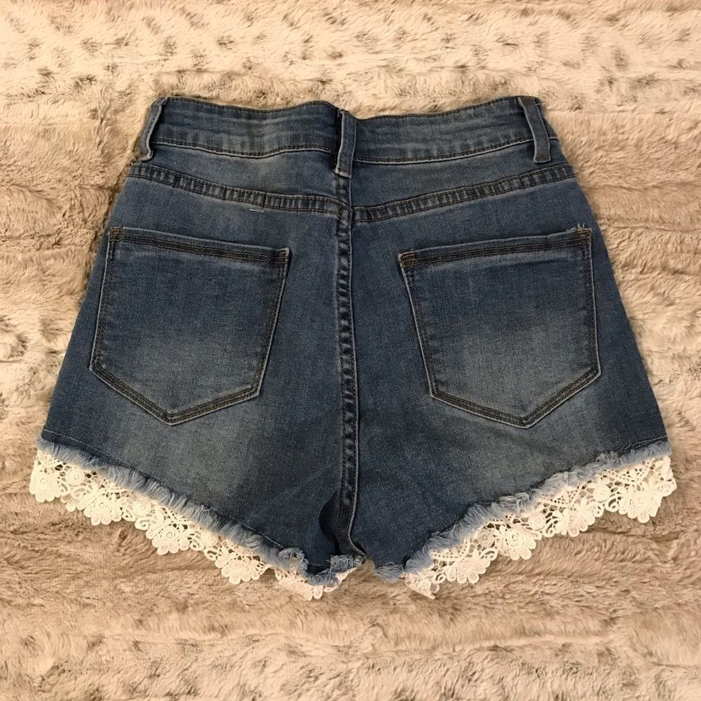 : : NEW 90s Inspired Very Cute Lace Trim Cut Off Shorts : : - Picture 4 of 8